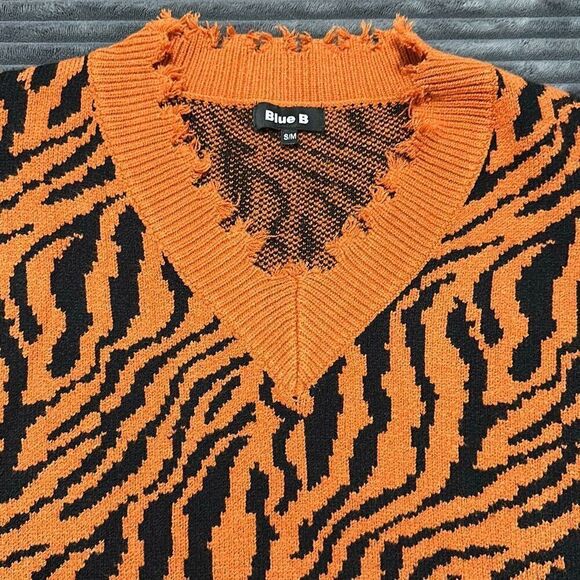 Blue B Tiger Print Knit Sweater Women’s Size S/M - Picture 5 of 8
